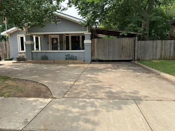3620  Meadowbrook Dr  