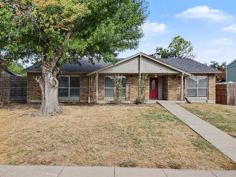 3704  Standridge Drive , Carrollton Texas 75007