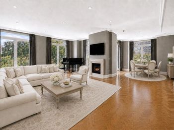 3505  Turtle Creek  