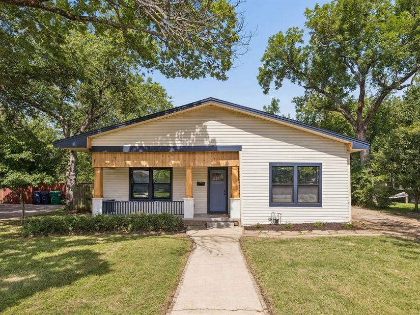 1515  Bolivar Street , Denton Texas 76201