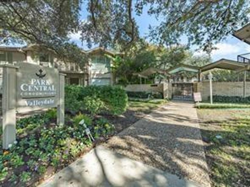 11110  Valleydale Drive  B, Dallas Texas 75230