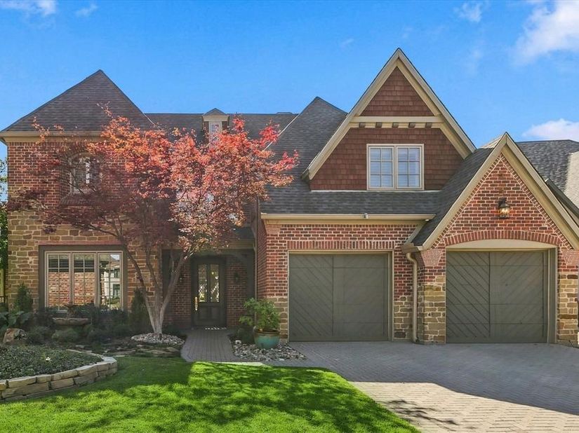 2104  Sutton Place , Plano Texas 75093