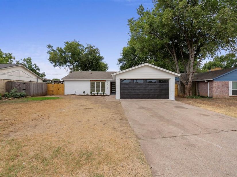 609  Thornwood Trail , Grand Prairie Texas 75052