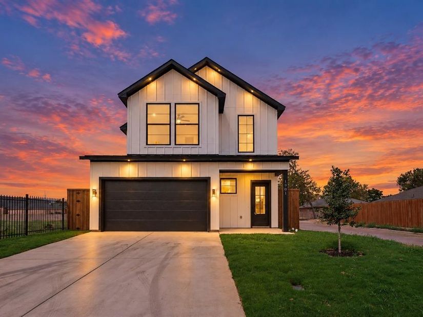 1901  Morris Street , Dallas Texas 75212