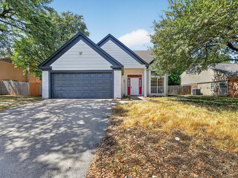 7516  Meadow Creek Drive , Fort Worth Texas 76123