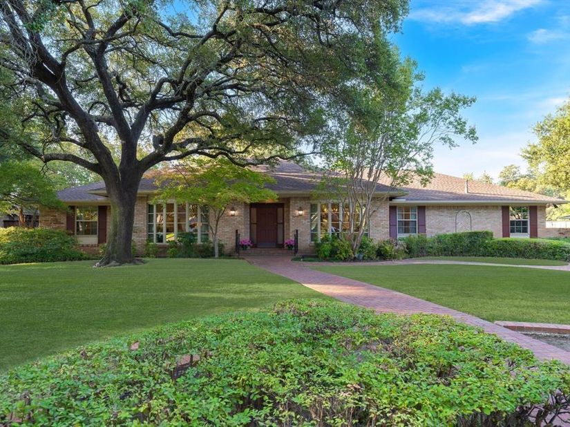 6950  Midcrest Drive , Dallas Texas 75254