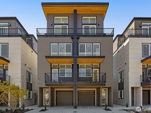 9215 Densmore Avenue N, Seattle WA 98103