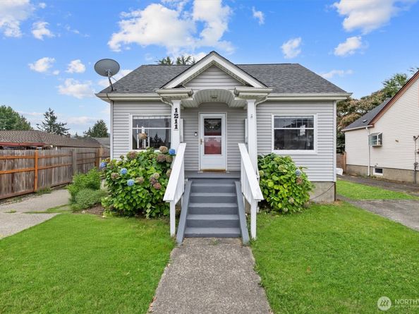1211 N 3rd Street, Renton WA 98057