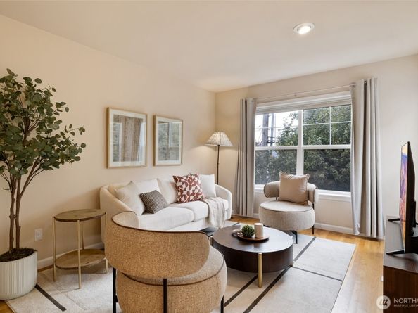 1512 NW 57th St B, Seattle WA 98107