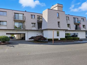 437 Williams Avenue N