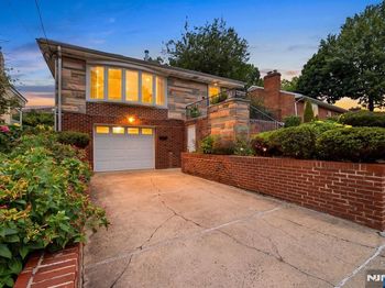 1047 Inwood Terrace
