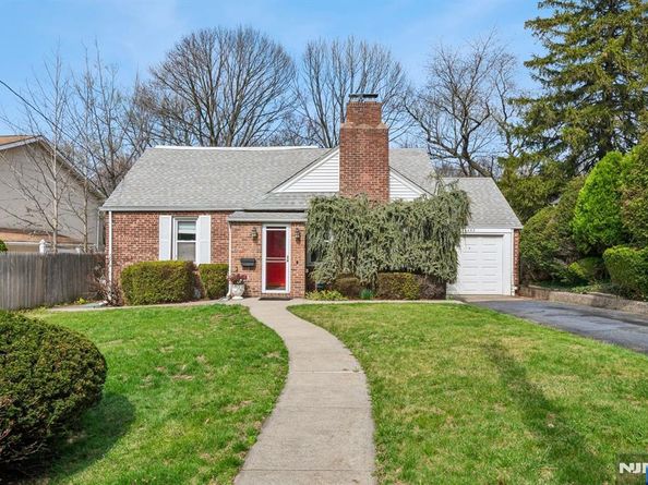 453 Fort Lee Road, Leonia NJ 07605