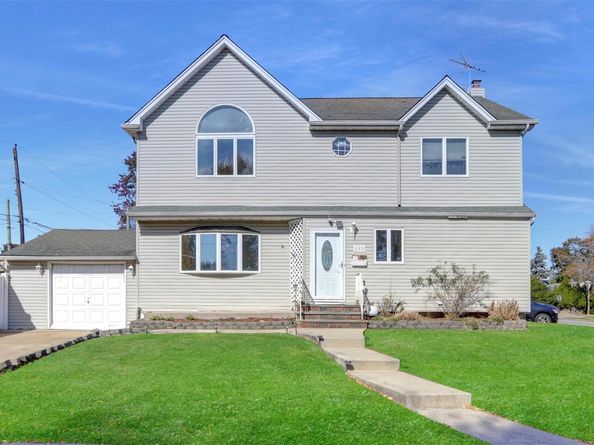 157 Cambridge Drive, Hicksville NY 11801