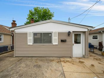 31 Edgewater Park