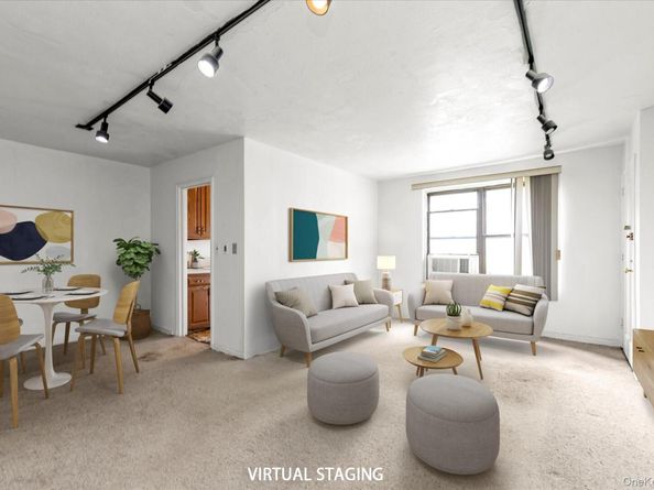 196-32 69th Ave 1st Fl, Fresh Meadows NY 11365