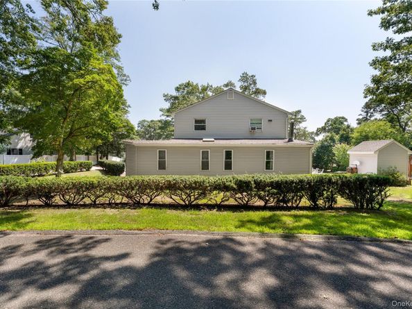 10 Sunnyside Drive, Sound Beach NY 11789