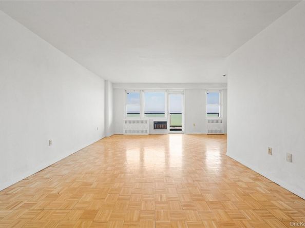 1841 Central Park Avenue 18P, Yonkers NY 10710