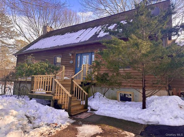 5 Arthur Street, Riverhead NY 11901