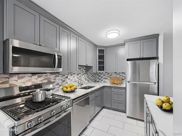 2550 Olinville Avenue 4G, Bronx NY 10467