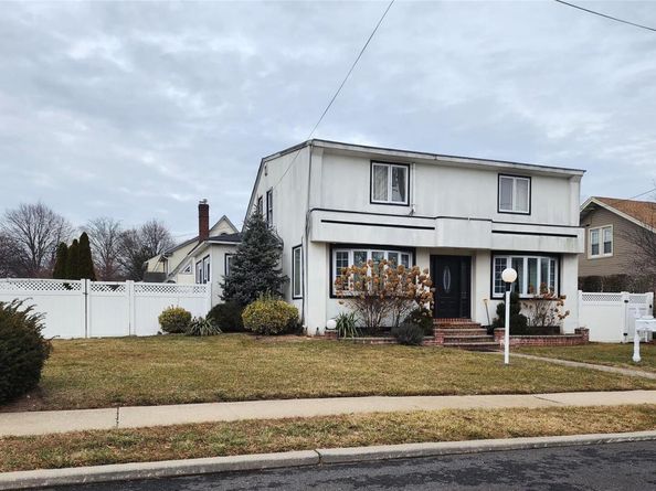 883 McKenna Avenue, Baldwin NY 11510