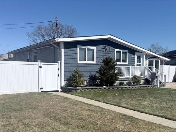 225 Montgomery Avenue, West Babylon NY 11704