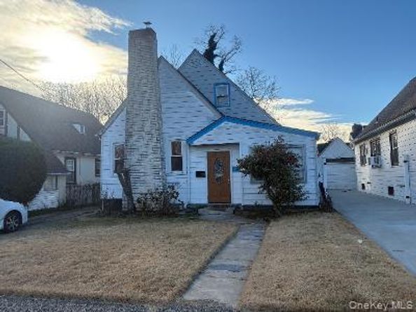 980 Wallace Avenue, North Baldwin NY 11510