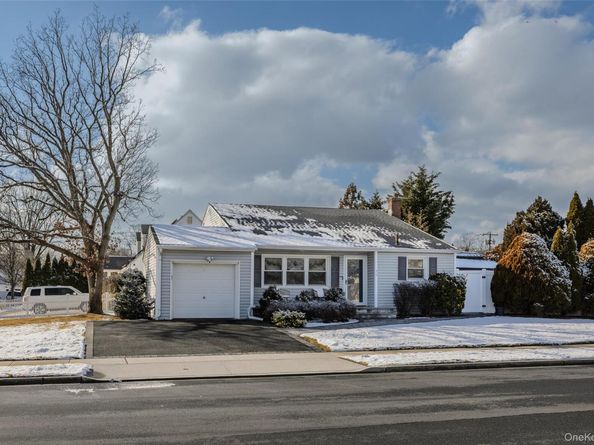 36 Hart Street, Farmingdale NY 11735