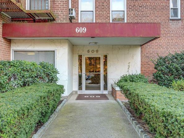 609 Palmer Road 3M, Yonkers NY 10701