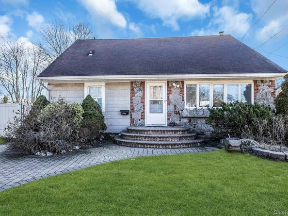 2864 Wilson Avenue, Bellmore NY 11710