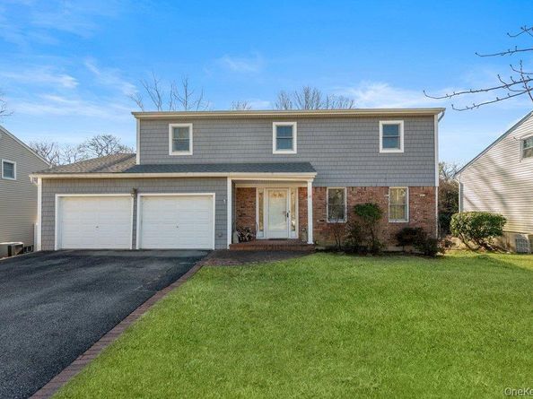 18 Barry Lane, Syosset NY 11791