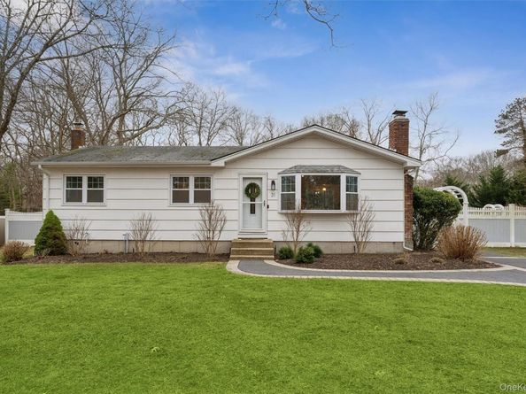 31 Howell Place, Speonk NY 11972