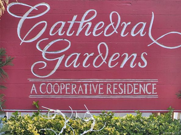 30 Cathedral Avenue 6B, Hempstead NY 11550