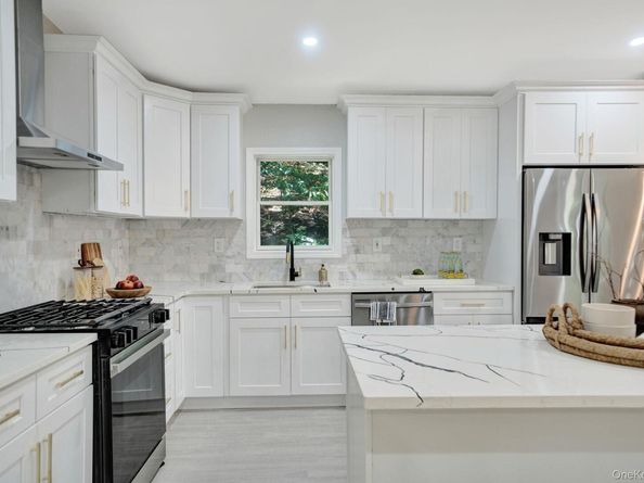 644A Bread And Cheese Hollow Road, Northport NY 11768