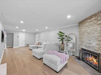 107 N Broadway