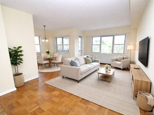 240 Garth Road 7J2, Scarsdale NY 10583