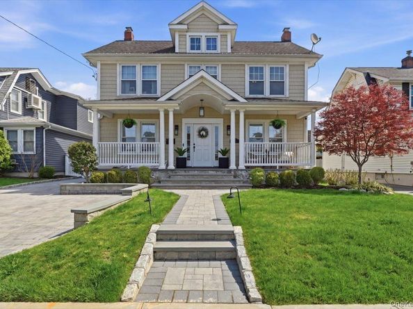 130 Wellington Road, Mineola NY 11501