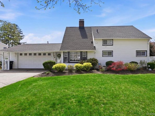 235 Twin Lane E, Wantagh NY 11793