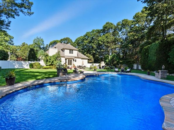 21 E Moriches Riverhead Road, East Moriches NY 11940