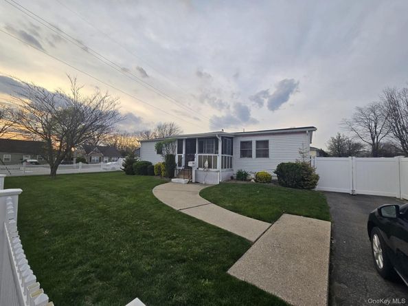 2 Ritter Avenue, Amityville NY 11701