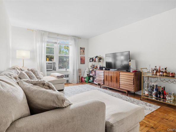 7510 Yellowstone Boulevard 2H, Rego Park NY 11374