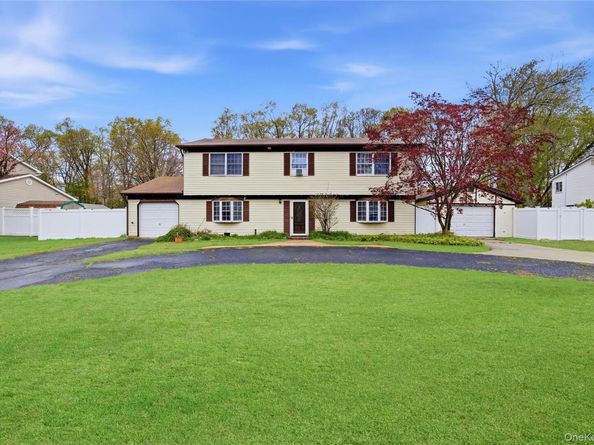 27 Millbury Lane, Setauket NY 11720
