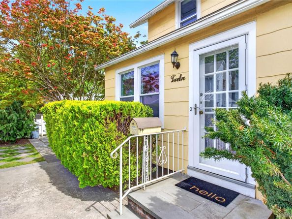 12 Smull Place, Port Washington NY 11050
