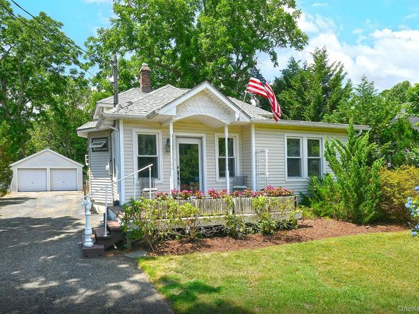38 Roosevelt Avenue, Sayville NY 11782