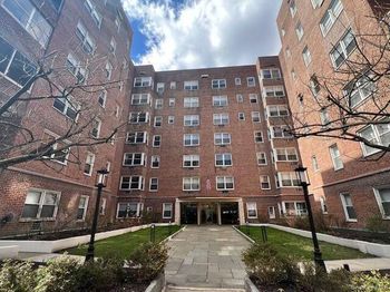 120 Hartsdale E Avenue