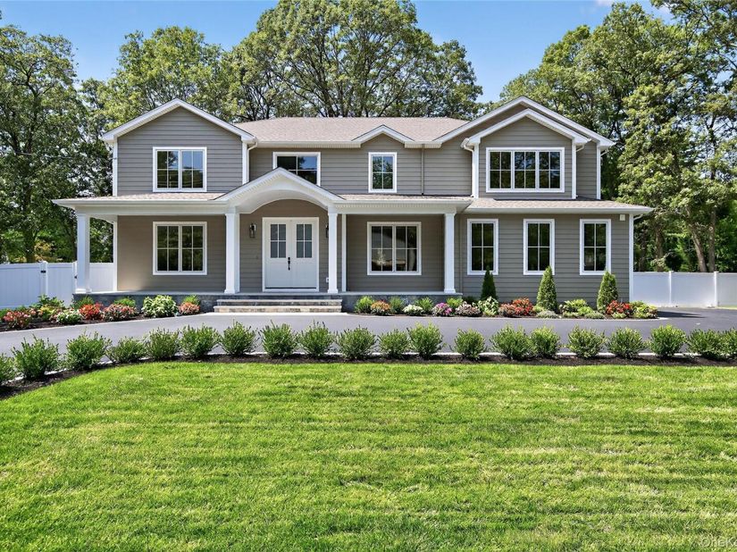 654 Caledonia Road, Dix Hills NY 11746