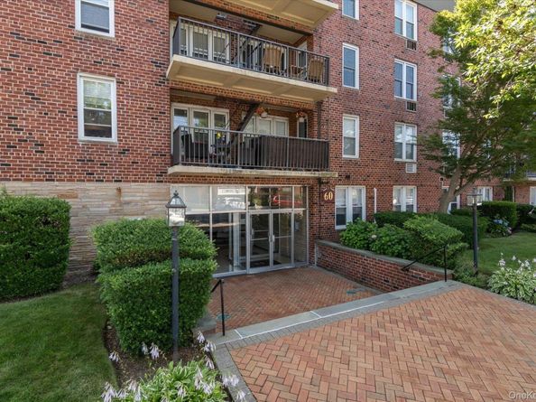60 Hempstead Avenue 2C, Lynbrook NY 11563