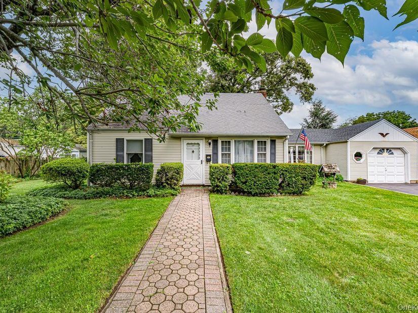 17 Eckert Street, South Huntington NY 11746