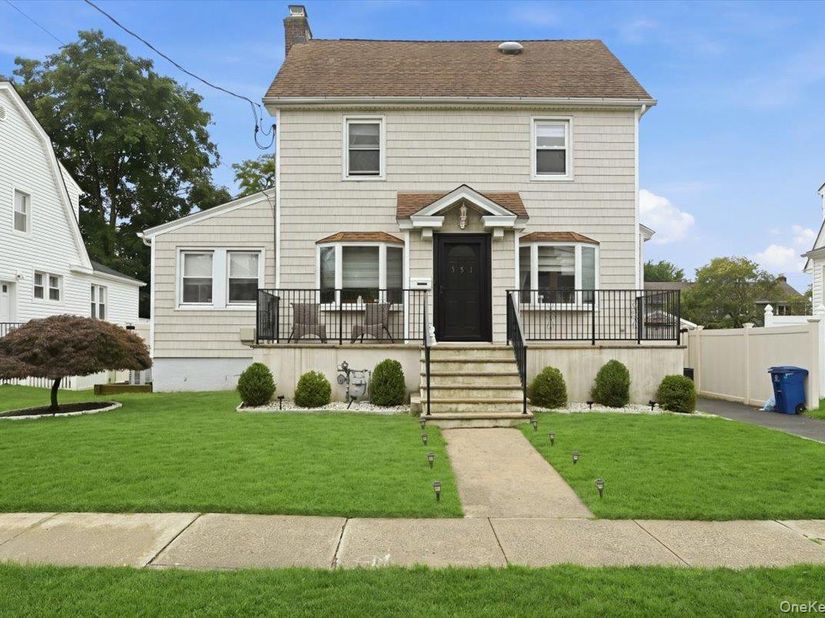 351 Hewlett Parkway, Hewlett NY 11557