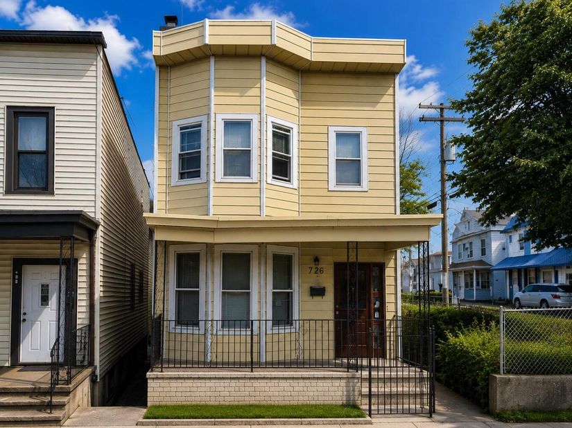 726 E 239th Street, Bronx NY 10466