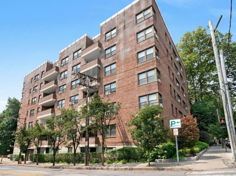 180 E Hartsdale Avenue 1E, Hartsdale NY 10530